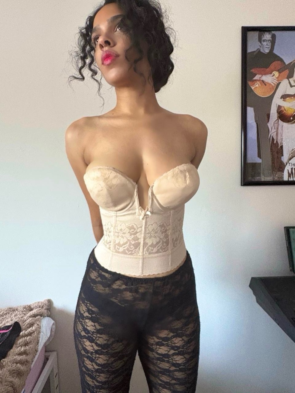Strapless Lace Bustier Corset in Cream